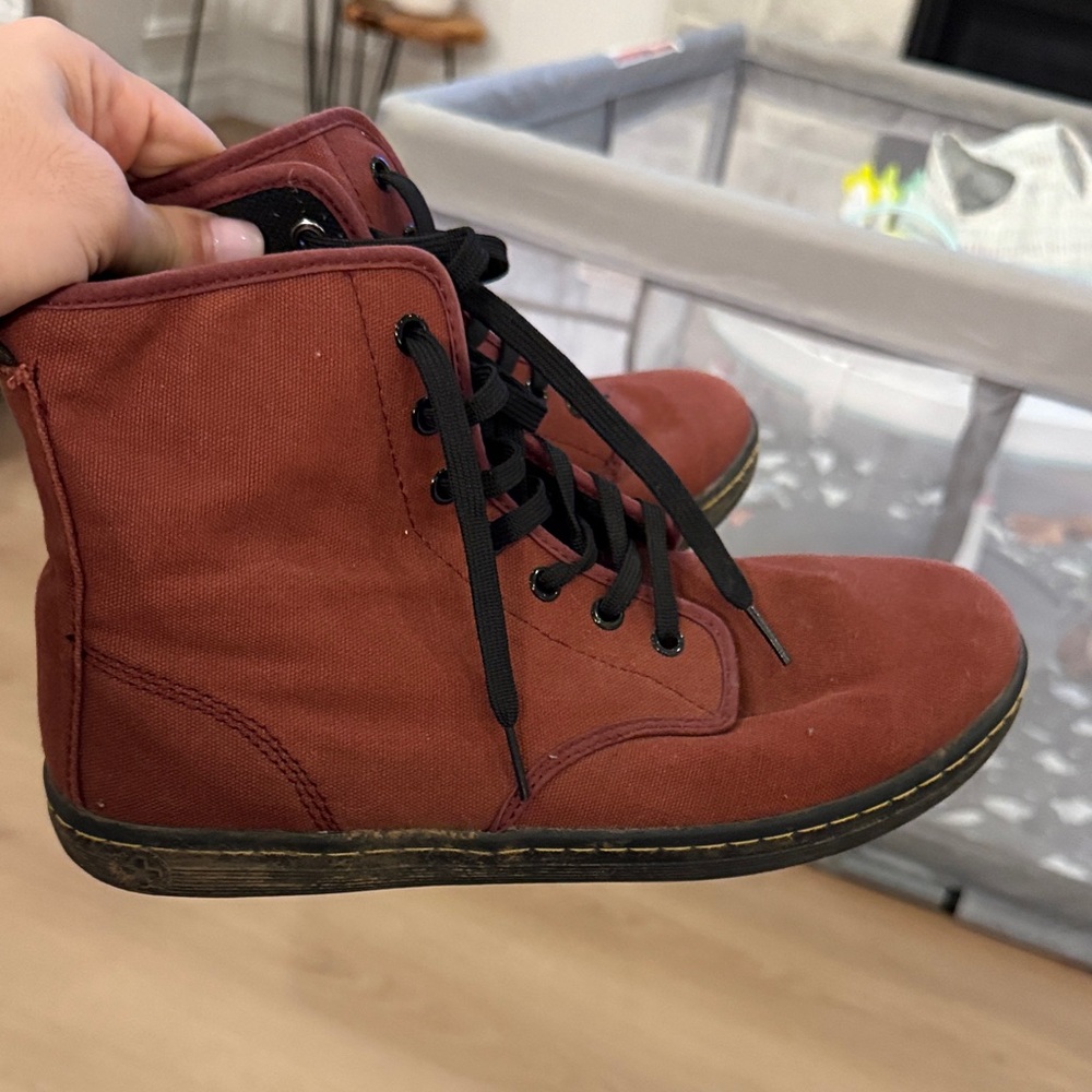 Dr. Martens Shoreditch Canvas boots
